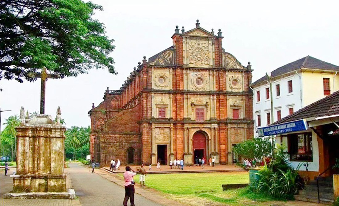 CHURCHES AND CONVENTS OF GOA ゴアの教会群と修道院群