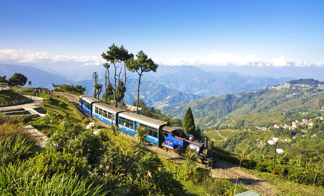 MOUNTAIN RAILWAYS OF INDIA　インド山岳鉄道群(ダージリン・ヒマラヤ鉄道)